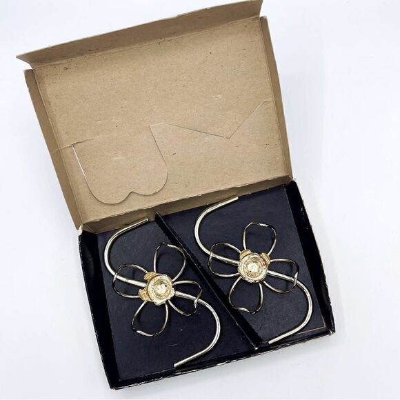 Vintage W.T.Rogers Gold Tone Lustro-Magic Finish Candleholder Pair - Picture 4 of 16